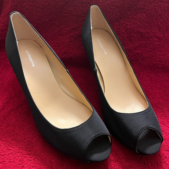 Liz Claiborne Shoes - Elegantly Liz Claiborne Black Peep-Toe Heels